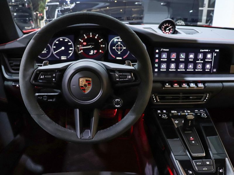 Porsche 911 3.0 24V H6 GASOLINA CARRERA GTS PDK 2024/2024 VIA BELLA VEÍCULOS ESPECIAIS CAXIAS DO SUL / Carros no Vale