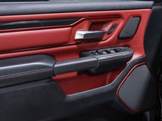 Ram 1500 5.7 V8 GASOLINA REBEL CD 4X4 AUTOMÁTICO 2022/2022 VIA BELLA VEÍCULOS ESPECIAIS CAXIAS DO SUL / Carros no Vale