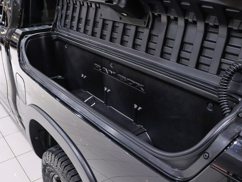 Ram 1500 5.7 V8 GASOLINA REBEL CD 4X4 AUTOMÁTICO 2022/2022 VIA BELLA VEÍCULOS ESPECIAIS CAXIAS DO SUL / Carros no Vale