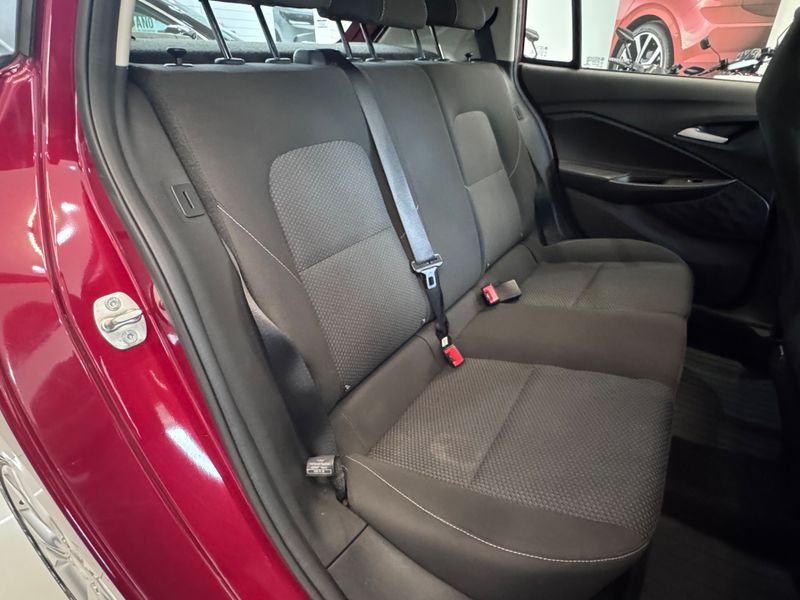 Chevrolet Onix Hatch Ltz 1.0 12v Tb 2022/2023 COVEL VEICULOS ENCANTADO / Carros no Vale
