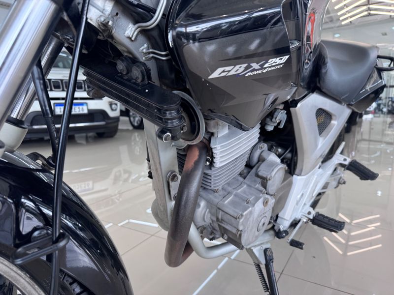 Honda Cbx 250 Twiste 2008/2008 COVEL VEICULOS ENCANTADO / Carros no Vale