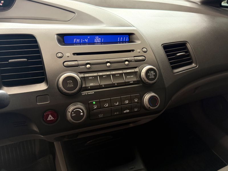 Honda Civic Lxl 2010/2011 COVEL VEICULOS ENCANTADO / Carros no Vale