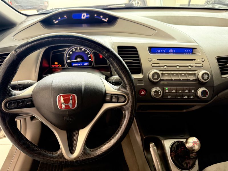 Honda Civic Lxl 2010/2011 COVEL VEICULOS ENCANTADO / Carros no Vale