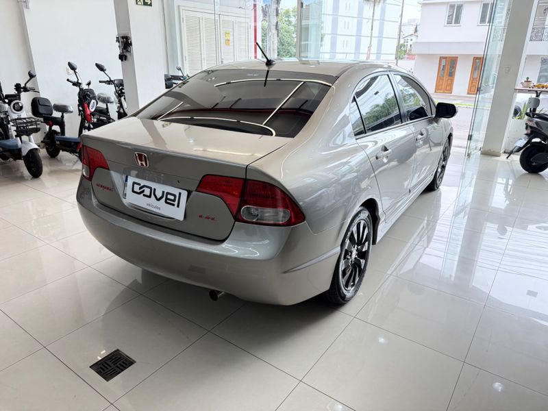 Honda Civic Lxl 2010/2011 COVEL VEICULOS ENCANTADO / Carros no Vale