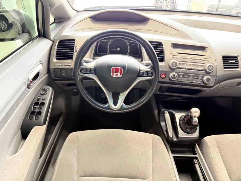 Honda Civic Lxl 2010/2011 COVEL VEICULOS ENCANTADO / Carros no Vale