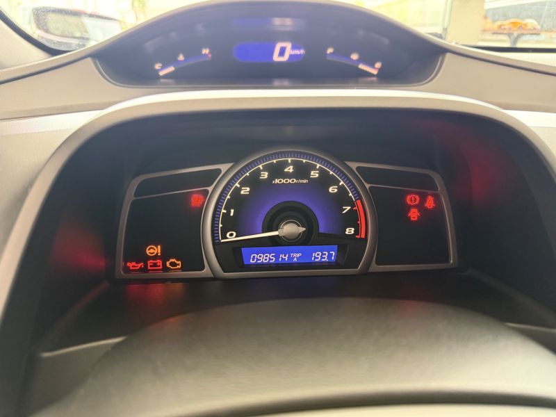 Honda Civic Lxl 2010/2011 COVEL VEICULOS ENCANTADO / Carros no Vale