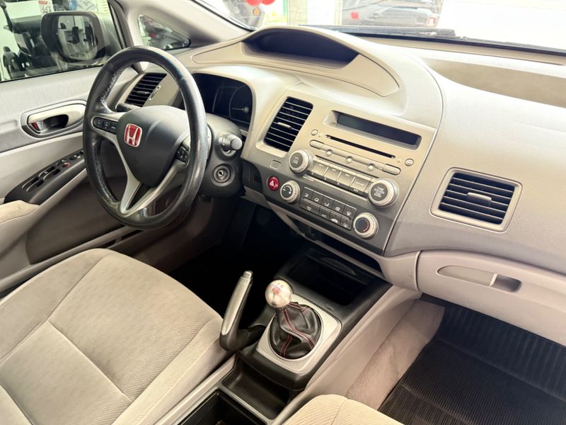 Honda Civic Lxl 2010/2011 COVEL VEICULOS ENCANTADO / Carros no Vale