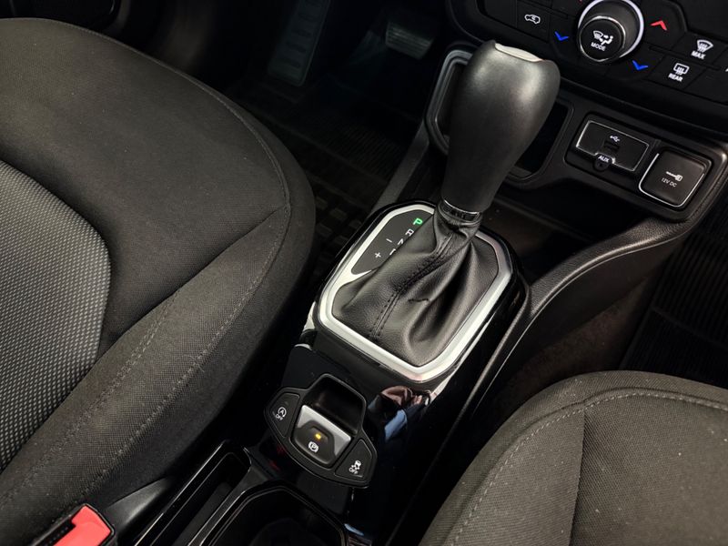 Jeep Renegade Night Eagle 1.8 4×2 2019/2020 COVEL VEICULOS ENCANTADO / Carros no Vale