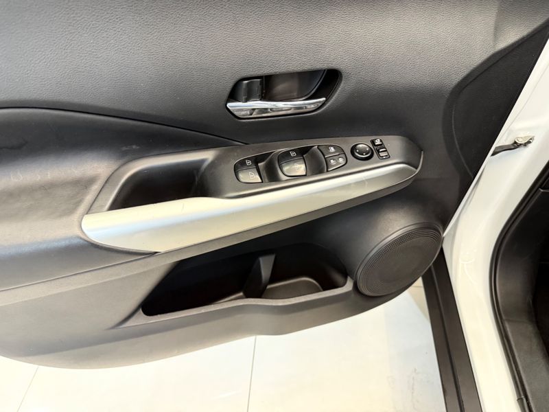 Nissan Kicks Sl 1.6 16v 2018/2019 COVEL VEICULOS ENCANTADO / Carros no Vale