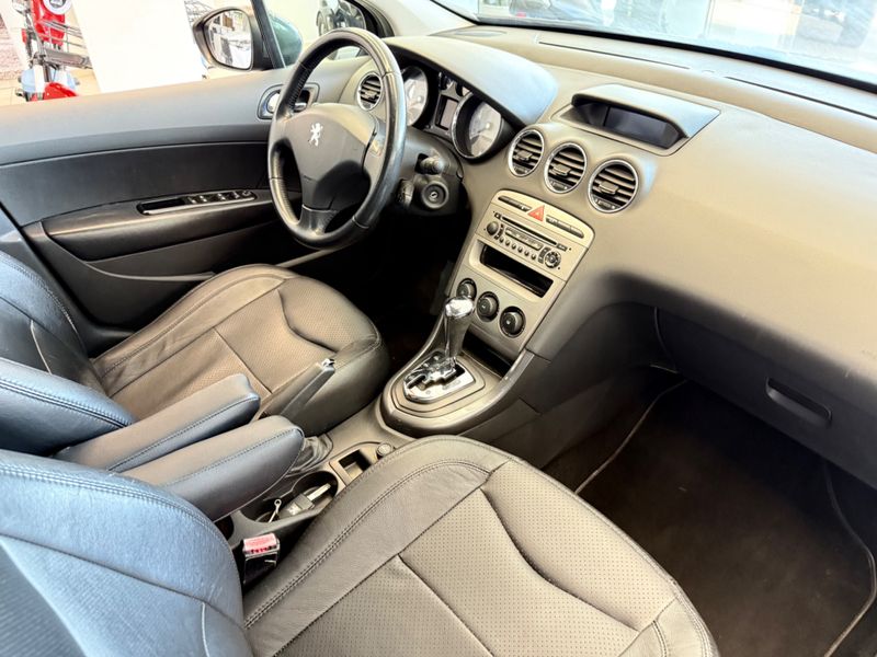 Peugeot 408 Allure 2.0 16v 2011/2012 COVEL VEICULOS ENCANTADO / Carros no Vale