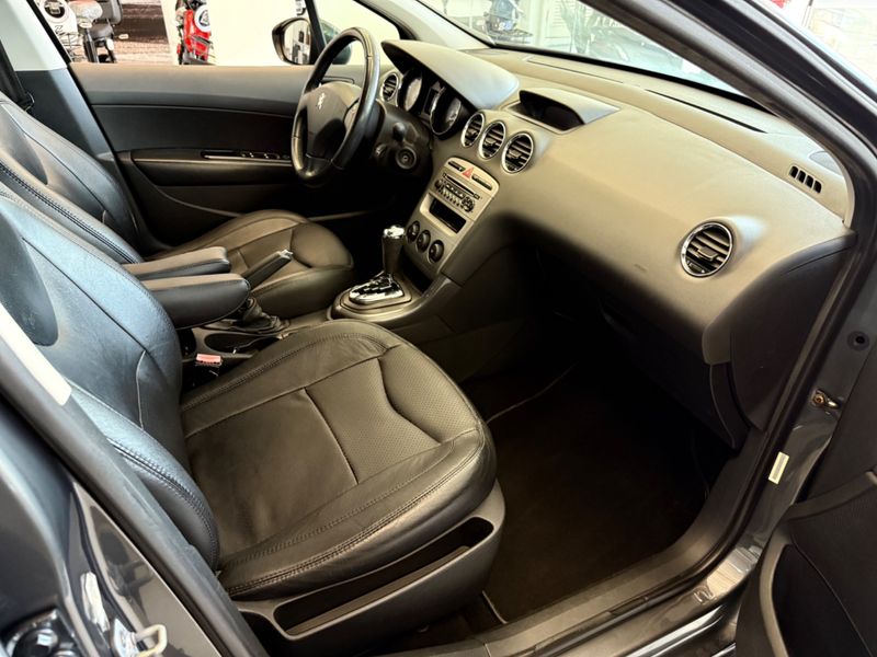 Peugeot 408 Allure 2.0 16v 2011/2012 COVEL VEICULOS ENCANTADO / Carros no Vale