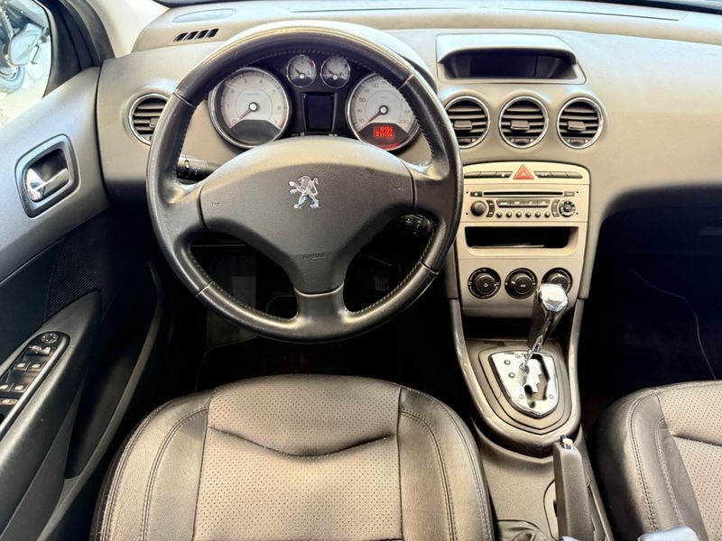 Peugeot 408 Allure 2.0 16v 2011/2012 COVEL VEICULOS ENCANTADO / Carros no Vale