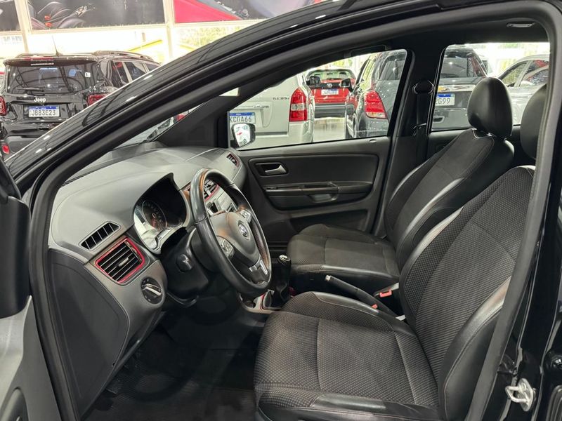 Volkswagen Fox Rock In Rio 1.6mi 8v 2013/2014 SIM AUTOMÓVEIS ROLANTE / Carros no Vale