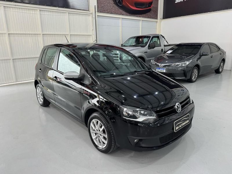 Volkswagen Fox Rock In Rio 1.6mi 8v 2013/2014 SIM AUTOMÓVEIS ROLANTE / Carros no Vale