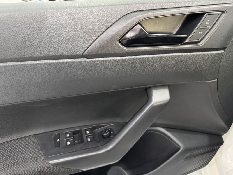Volkswagen Polo 1.6 Msi 16v 2019/2020 SIM AUTOMÓVEIS ROLANTE / Carros no Vale