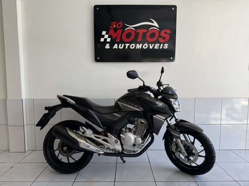 Honda Motos CB 250F TWISTER ABS 2022 SÓ MOTOS E AUTOMÓVEIS SANTA CRUZ DO SUL / Carros no Vale