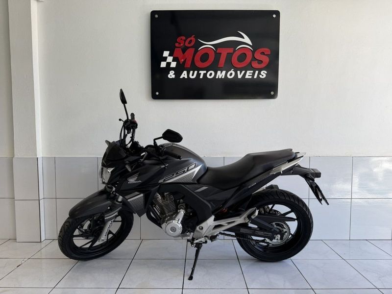 Honda Motos CB 250F TWISTER ABS 2022 SÓ MOTOS E AUTOMÓVEIS SANTA CRUZ DO SUL / Carros no Vale