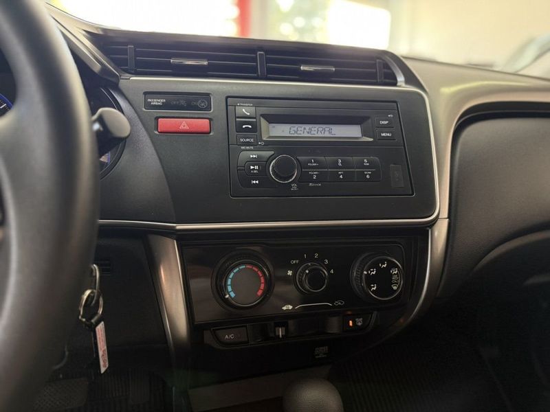 Honda CITY SEDAN LX 1.5 CVT 2017 SÓ MOTOS E AUTOMÓVEIS SANTA CRUZ DO SUL / Carros no Vale