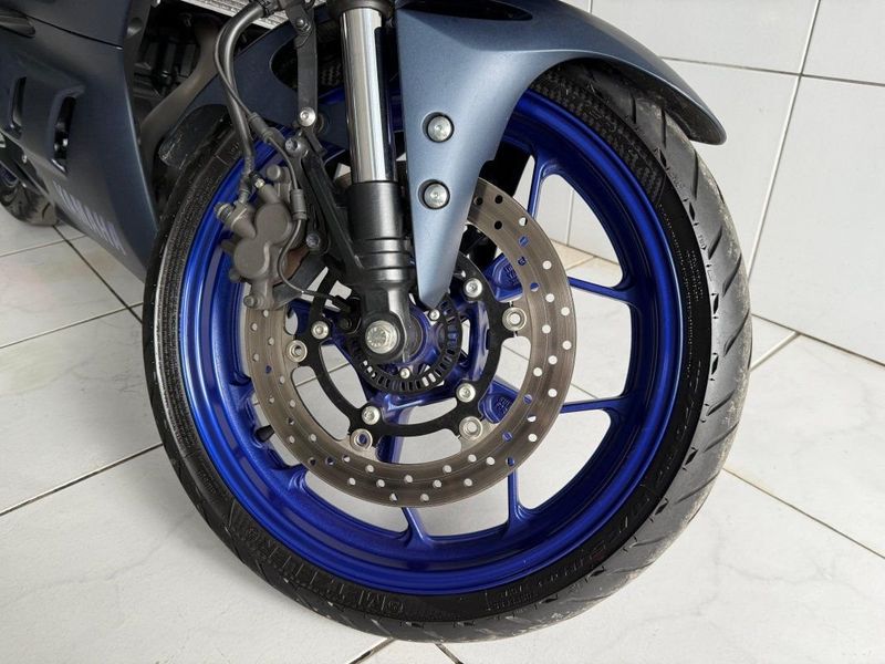 Yamaha YZF R3 ABS 2023 SÓ MOTOS E AUTOMÓVEIS SANTA CRUZ DO SUL / Carros no Vale