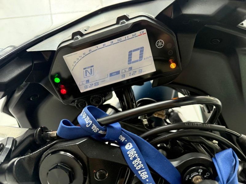 Yamaha YZF R3 ABS 2023 SÓ MOTOS E AUTOMÓVEIS SANTA CRUZ DO SUL / Carros no Vale