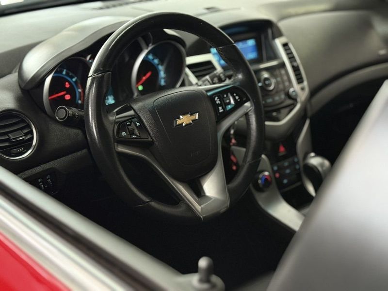 CHEVROLET CRUZE HATCH LT 1.8 AT6 2015 SÓ MOTOS E AUTOMÓVEIS SANTA CRUZ DO SUL / Carros no Vale