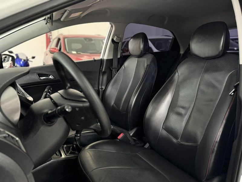 Hyundai HB20 HATCH COPA DO MUNDO 1.0 2015 SÓ MOTOS E AUTOMÓVEIS SANTA CRUZ DO SUL / Carros no Vale