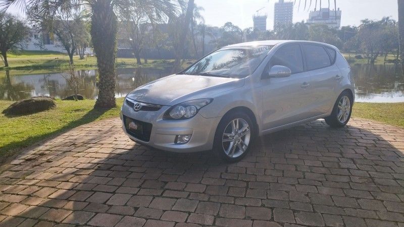 Hyundai I30 2.0 2012 GRASSI VEÍCULOS LAJEADO / Carros no Vale