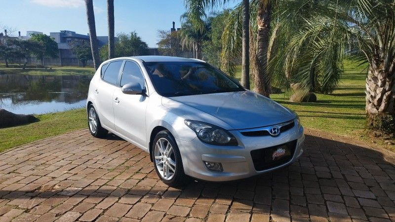 Hyundai I30 2.0 2012 GRASSI VEÍCULOS LAJEADO / Carros no Vale