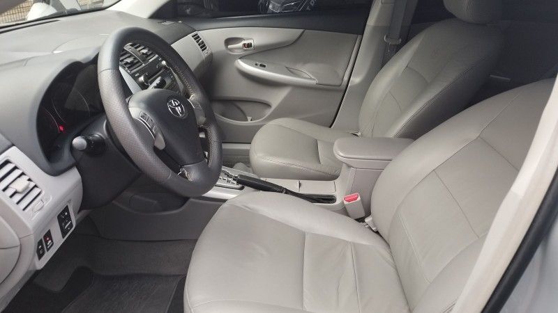 Toyota COROLLA GLi 1.8 2012 GRASSI VEÍCULOS LAJEADO / Carros no Vale