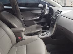 Toyota COROLLA GLi 1.8 2012 GRASSI VEÍCULOS LAJEADO / Carros no Vale