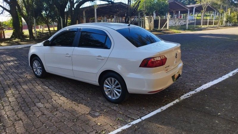 Volkswagen VOYAGE TRENDLINE 1.0 2014 GRASSI VEÍCULOS LAJEADO / Carros no Vale