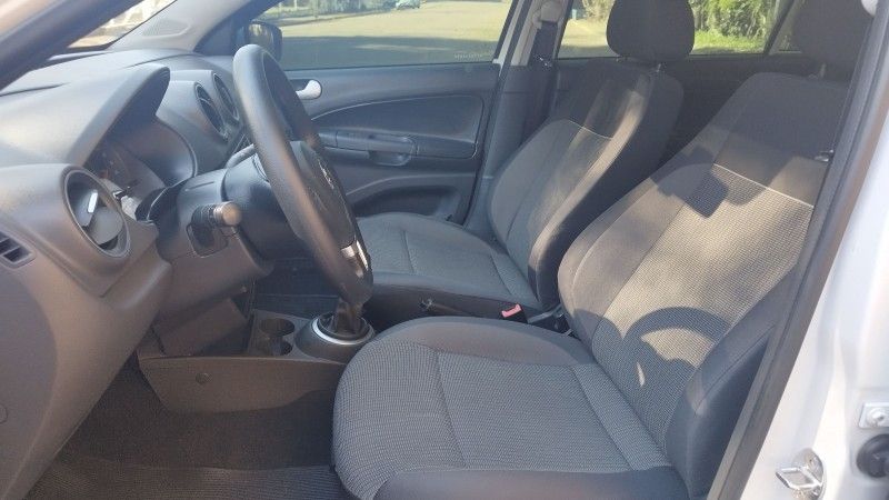 Volkswagen VOYAGE TRENDLINE 1.0 2014 GRASSI VEÍCULOS LAJEADO / Carros no Vale