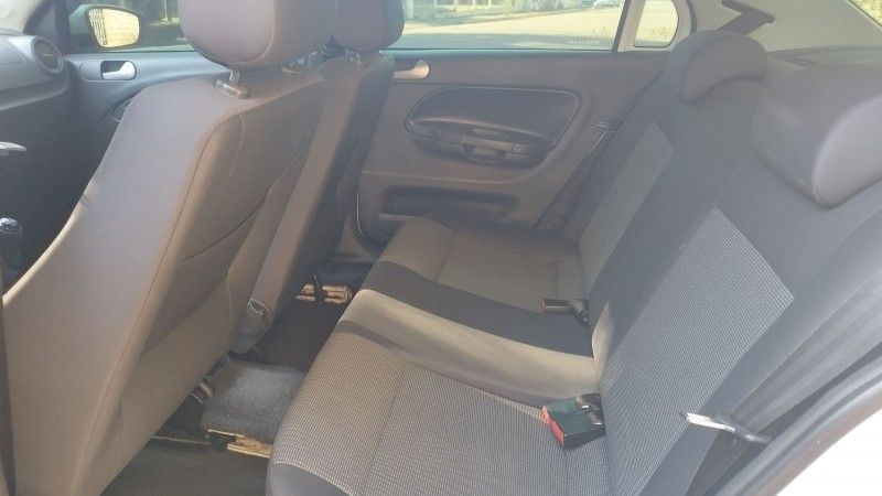 Volkswagen VOYAGE TRENDLINE 1.0 2014 GRASSI VEÍCULOS LAJEADO / Carros no Vale