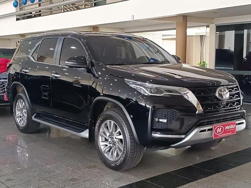 Toyota HILUX SW4 SRX 2.8 2023 HÉLIO AUTOMÓVEIS LAJEADO / Carros no Vale