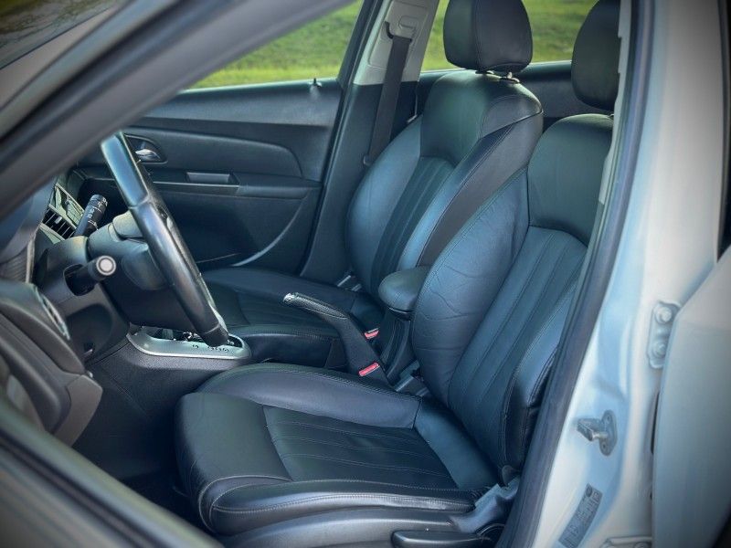 Chevrolet CRUZE SPORT LTZ 1.8 2014 NEUMANN VEÍCULOS ARROIO DO MEIO / Carros no Vale Chevrolet CRUZE SPORT LTZ 1.8 2014 NEUMANN VEÍCULOS ARROIO DO MEIO / Carros no Vale