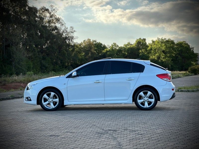 Chevrolet CRUZE SPORT LTZ 1.8 2014 NEUMANN VEÍCULOS ARROIO DO MEIO / Carros no Vale Chevrolet CRUZE SPORT LTZ 1.8 2014 NEUMANN VEÍCULOS ARROIO DO MEIO / Carros no Vale