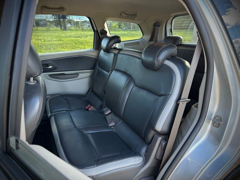 Chevrolet SPIN LTZ 1.8 2014 NEUMANN VEÍCULOS ARROIO DO MEIO / Carros no Vale Chevrolet SPIN LTZ 1.8 2014 NEUMANN VEÍCULOS ARROIO DO MEIO / Carros no Vale