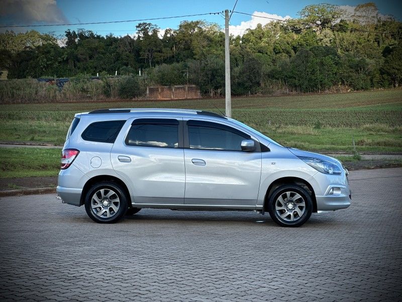 Chevrolet SPIN LTZ 1.8 2014 NEUMANN VEÍCULOS ARROIO DO MEIO / Carros no Vale Chevrolet SPIN LTZ 1.8 2014 NEUMANN VEÍCULOS ARROIO DO MEIO / Carros no Vale