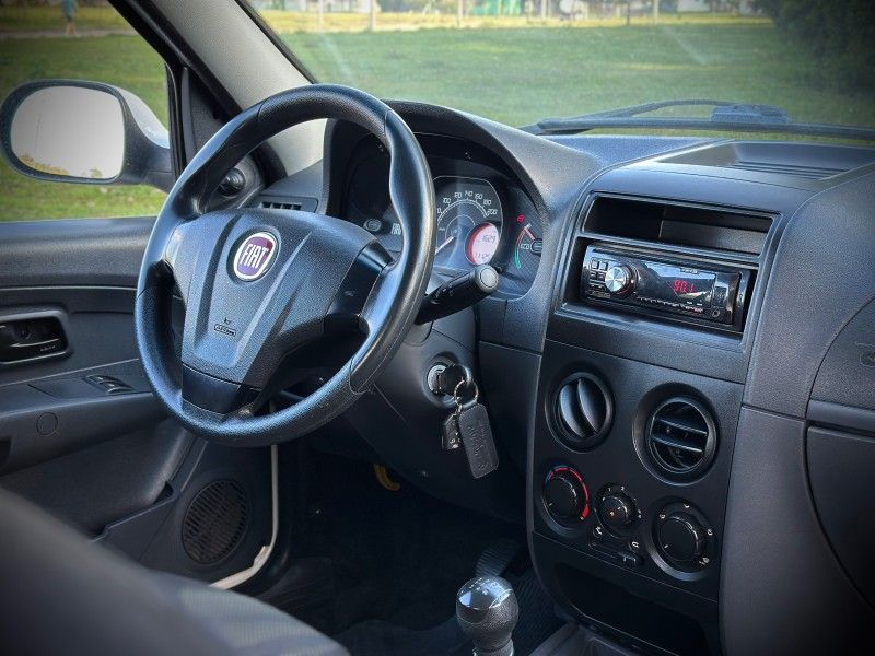 Fiat PALIO FIRE 1.0 2017 NEUMANN VEÍCULOS ARROIO DO MEIO / Carros no Vale