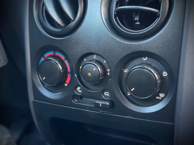 Fiat PALIO FIRE 1.0 2017 NEUMANN VEÍCULOS ARROIO DO MEIO / Carros no Vale