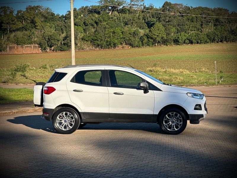 Ford ECOSPORT 1.6 FREESTYLE 2015 NEUMANN VEÍCULOS ARROIO DO MEIO / Carros no Vale