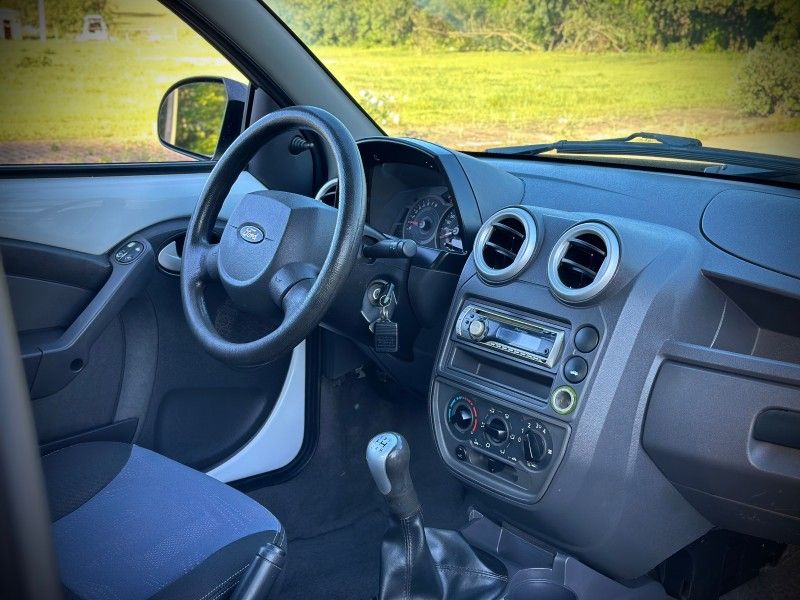 Ford KA 1.0 2013 NEUMANN VEÍCULOS ARROIO DO MEIO / Carros no Vale