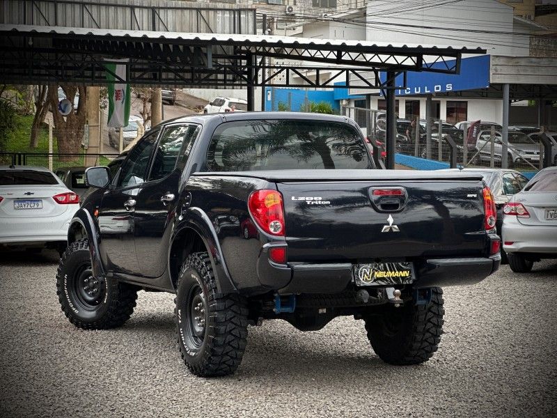 Mitsubishi L-200 TRITON HPE 3.2 2010 NEUMANN VEÍCULOS ARROIO DO MEIO / Carros no Vale