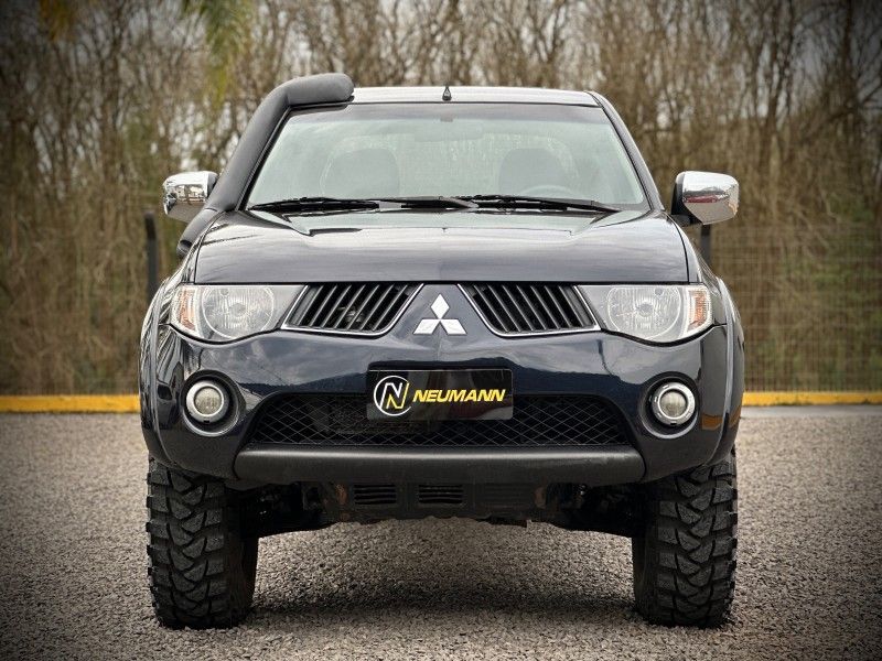 Mitsubishi L-200 TRITON HPE 3.2 2010 NEUMANN VEÍCULOS ARROIO DO MEIO / Carros no Vale