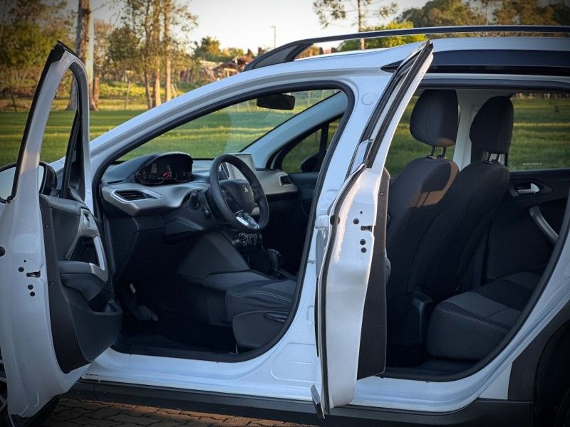 Peugeot 2008 ALLURE 1.6 2020 NEUMANN VEÍCULOS ARROIO DO MEIO / Carros no Vale