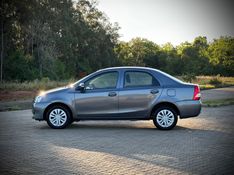 Toyota ETIOS SEDAN X 1.5 2015 NEUMANN VEÍCULOS ARROIO DO MEIO / Carros no Vale