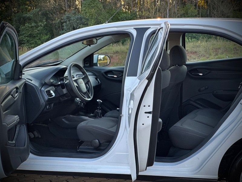 Chevrolet ONIX LT 1.4 2013 NEUMANN VEÍCULOS ARROIO DO MEIO / Carros no Vale