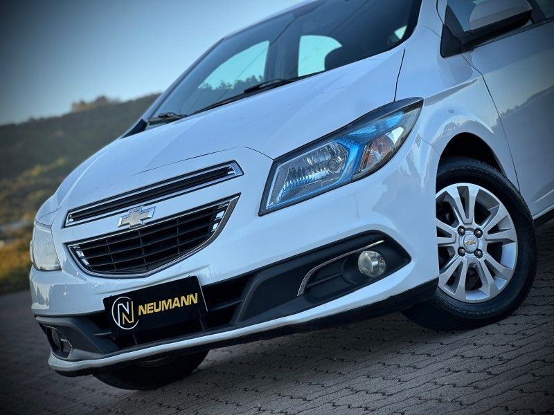 Chevrolet ONIX LT 1.4 2013 NEUMANN VEÍCULOS ARROIO DO MEIO / Carros no Vale