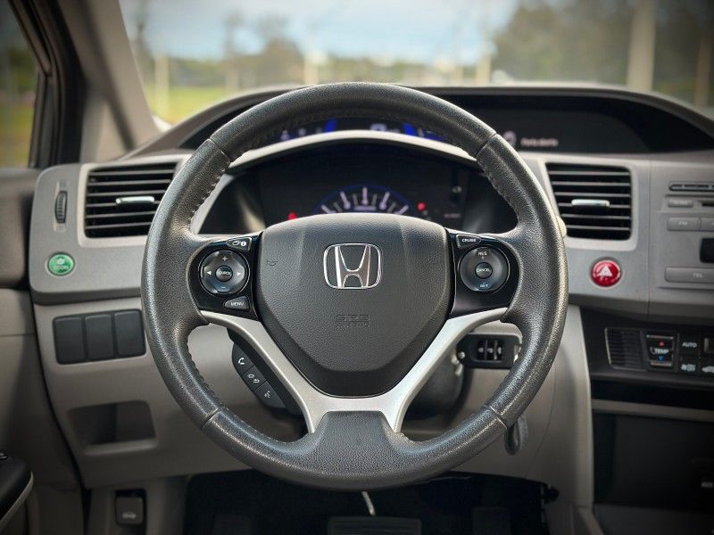 Honda CIVIC SEDAN LXR 2014 NEUMANN VEÍCULOS ARROIO DO MEIO / Carros no Vale
