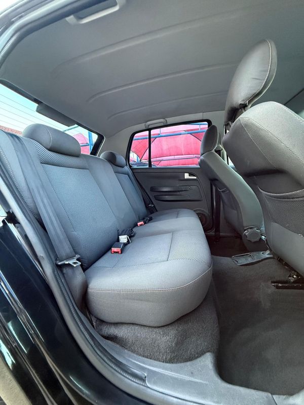 Volkswagen FOX 1.0 2009 FERREIRA VEÍCULOS VENÂNCIO AIRES / Carros no Vale